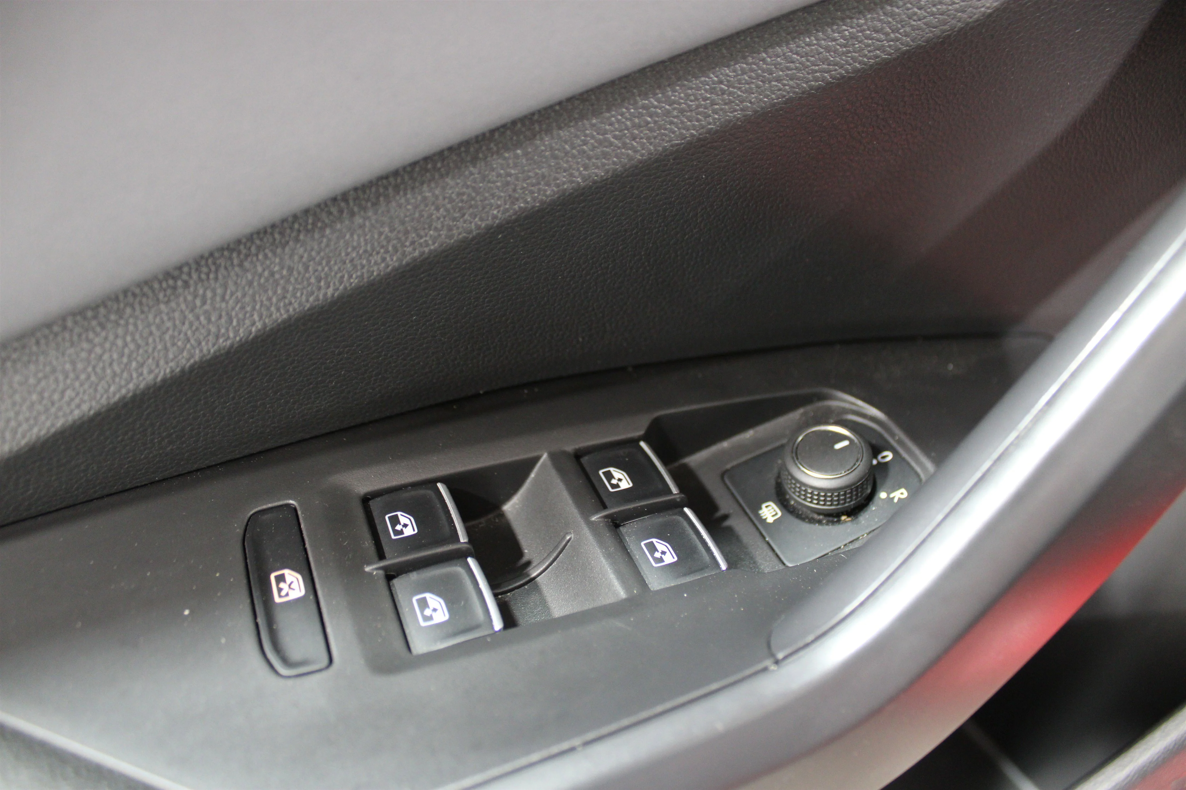 2025 Volkswagen Jetta SE - Photo 7