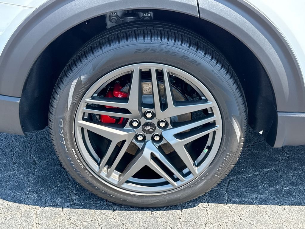 2025 Ford Explorer ST - Photo 17