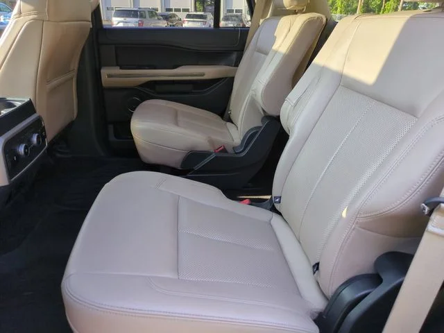 Used 2022 Black Ford XLT image 29
