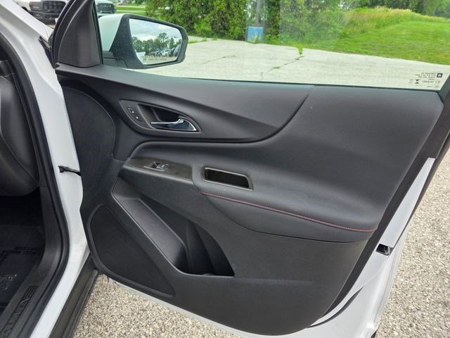 Used 2023 Summit White Chevrolet RS image 16