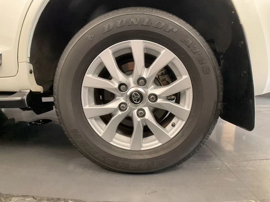 Used 2019 Blizzard Pearl Toyota Base image 25