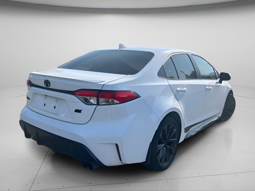 Used 2025 Ice Cap Toyota SE image 5