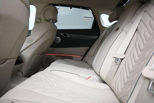 Used 2026 Red Genesis 2.5T Sport Prestige image 11