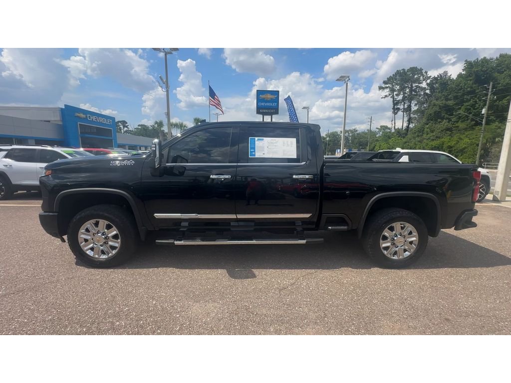 Used 2024 Black Chevrolet High Country image 9