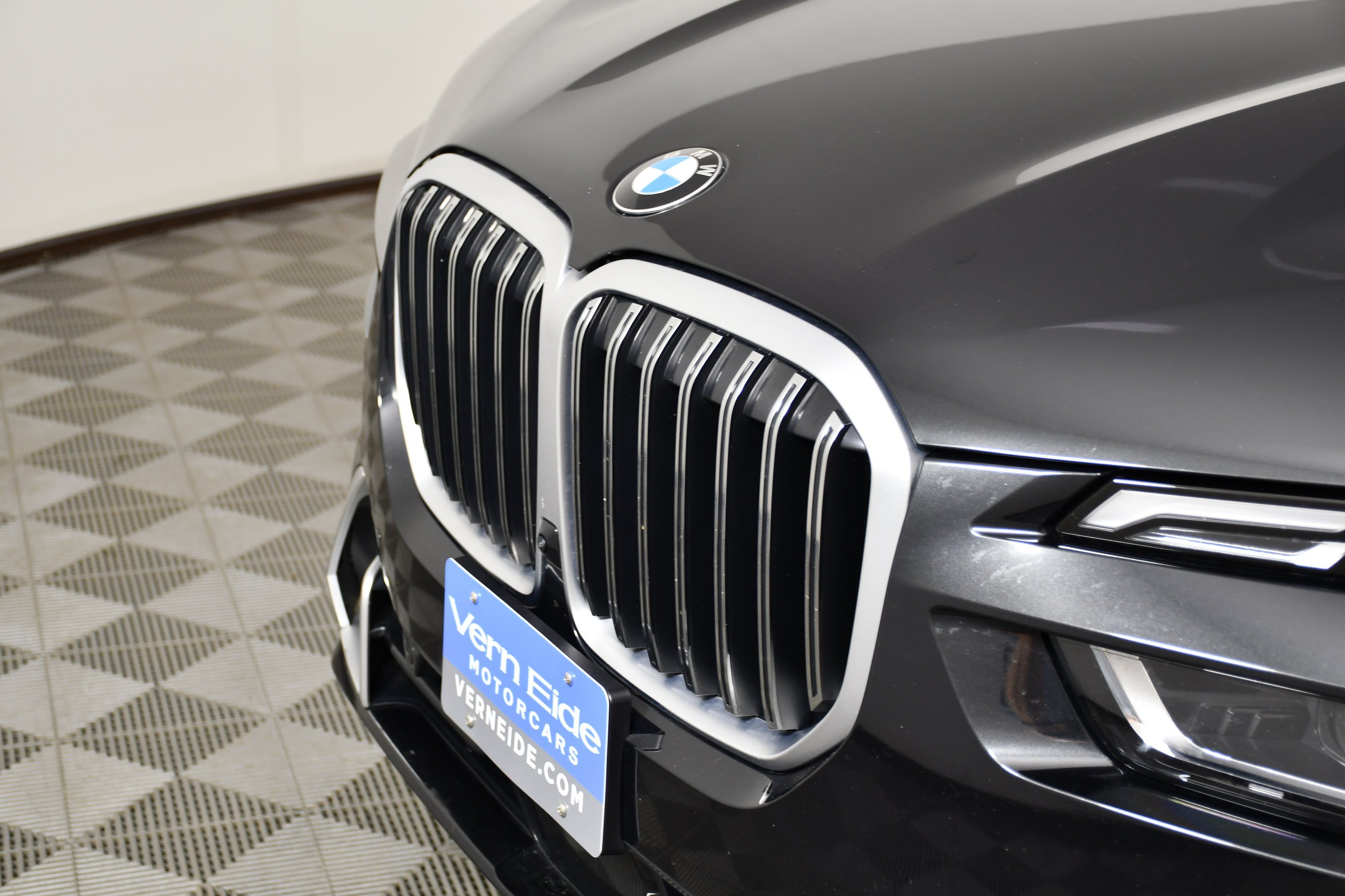 Used 2026 Black Sapphire Metallic BMW xDrive40i image 11