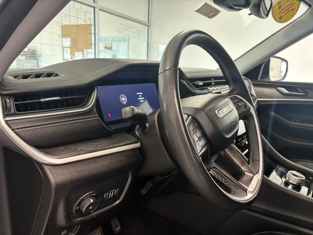 2023 Jeep Grand Cherokee Limited - Photo 12