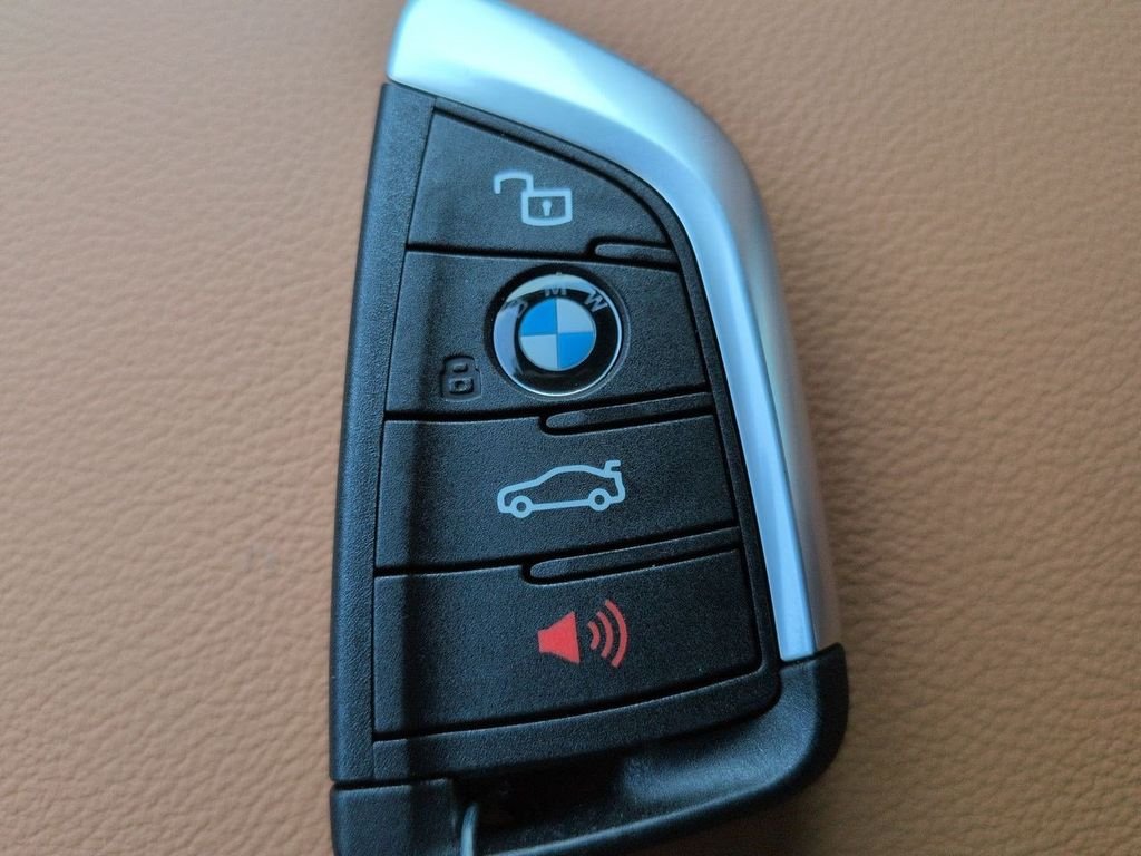 New 2026 Dravit Grey Metallic BMW 330i image 29