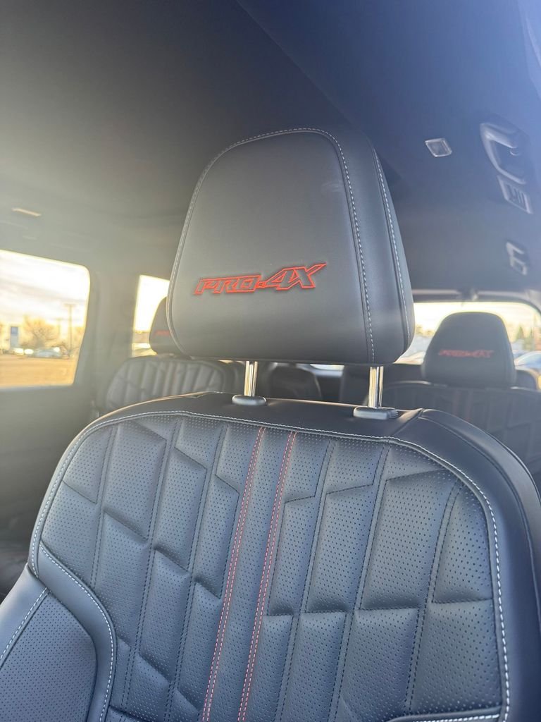 New 2026 Aspen White TriCoat / Super Black Two-tone Nissan PRO-4X® image 10