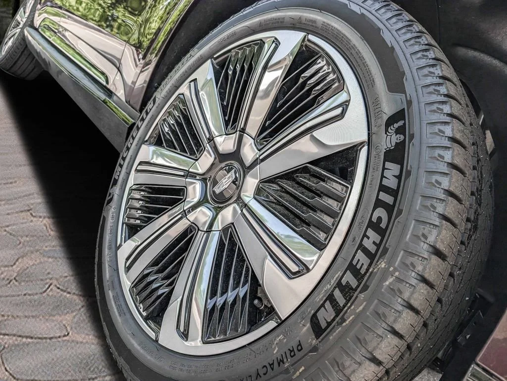 2025 Cadillac Escalade IQ Luxury 2 - Photo 8