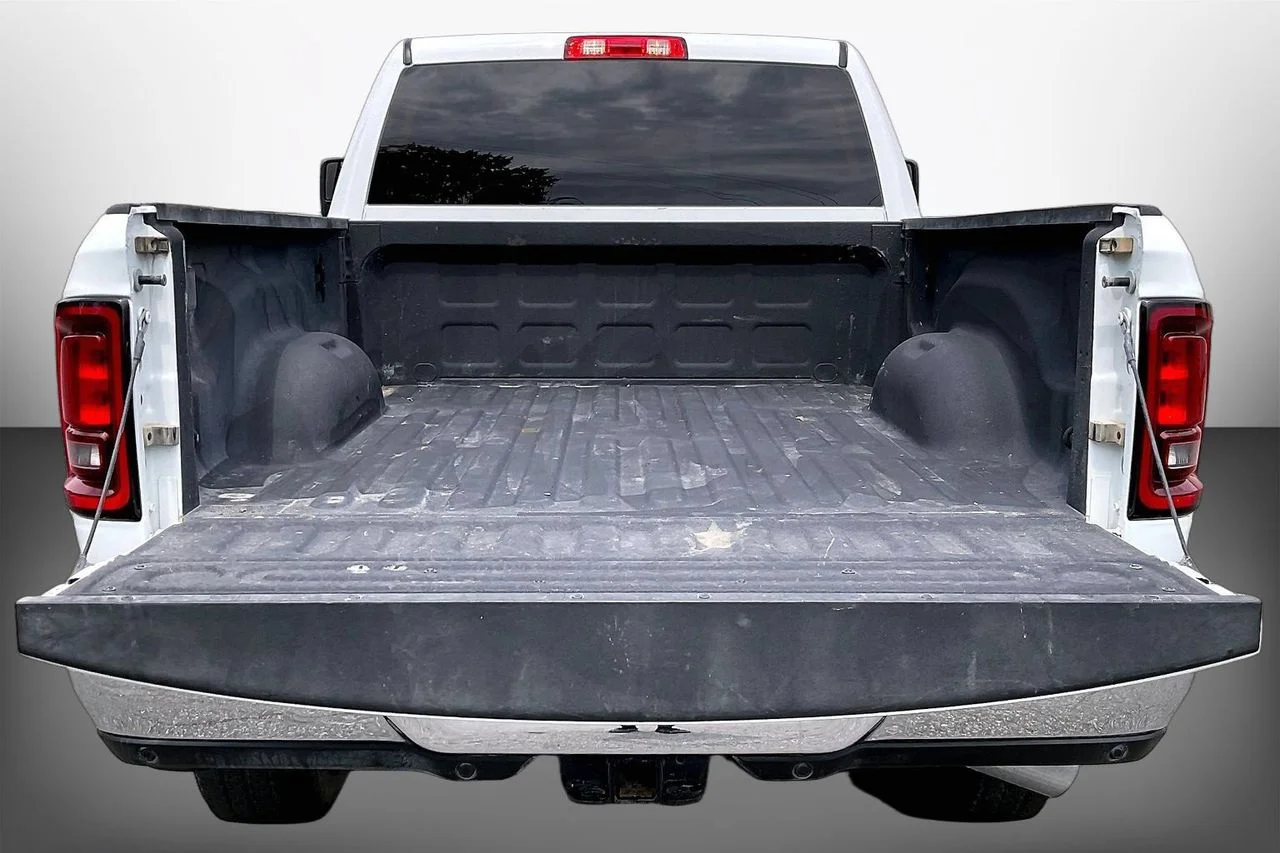 Used 2025 White Ram Big Horn image 25