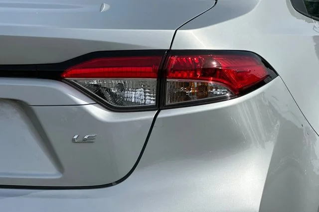 2025 Toyota Corolla LE - Photo 32