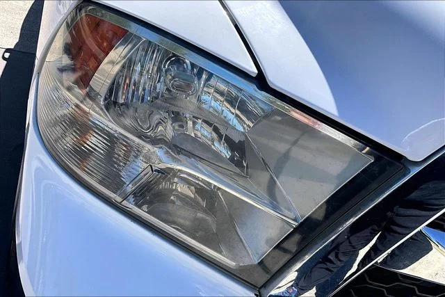 Used 2019 Bright White Clearcoat Ram SLT image 23