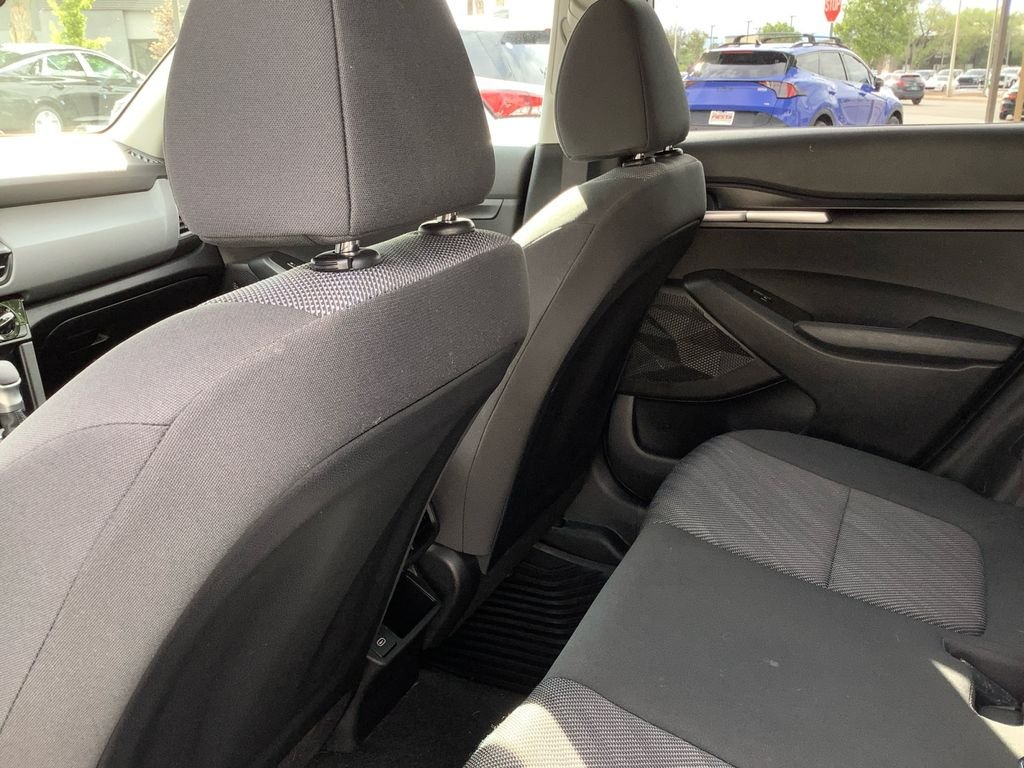 Used 2025 White Kia LX image 19