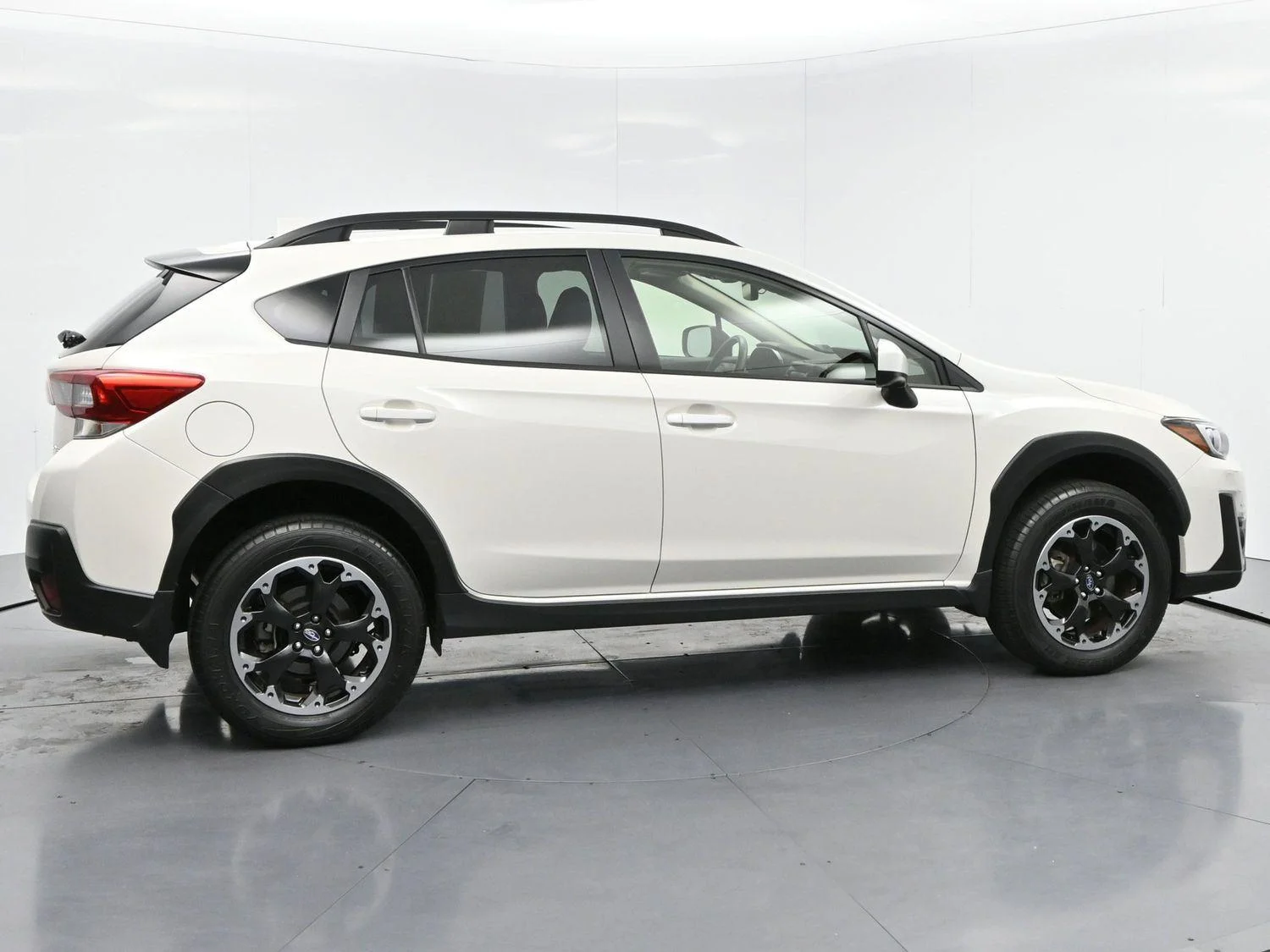 Used 2023 Crystal White Pearl Subaru Premium image 8