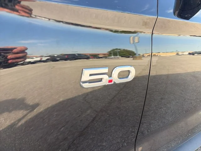 Used 2017 Black Ford GT Premium image 33