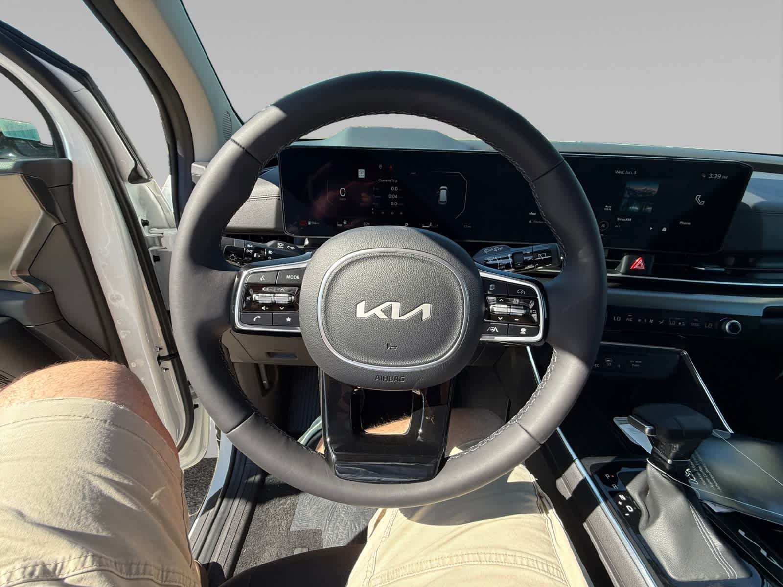 New 2026 Snow White Pearl Kia SX Prestige image 13