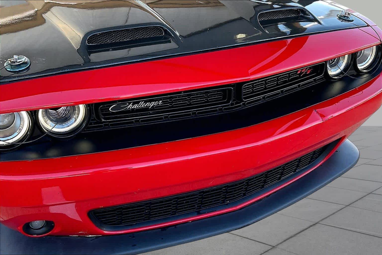 Used 2021 Torred Clearcoat Dodge R/T Scat Pack image 27