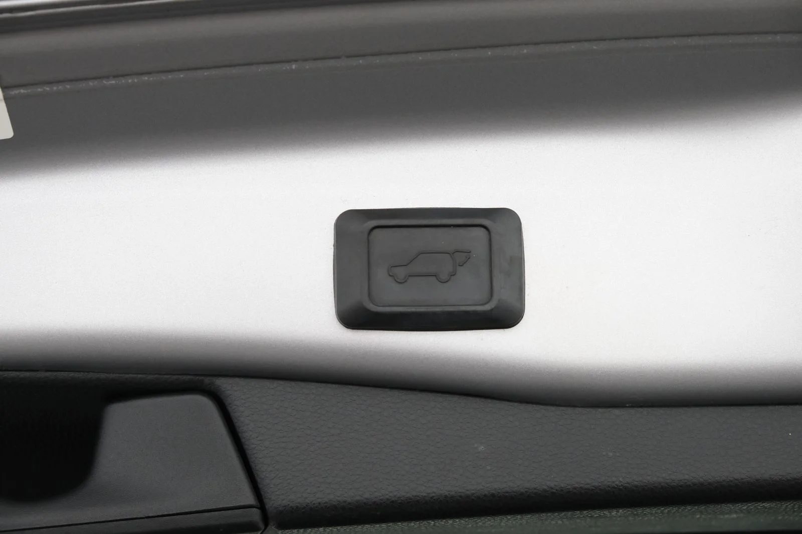 Used 2019 Silver Toyota Limited image 39