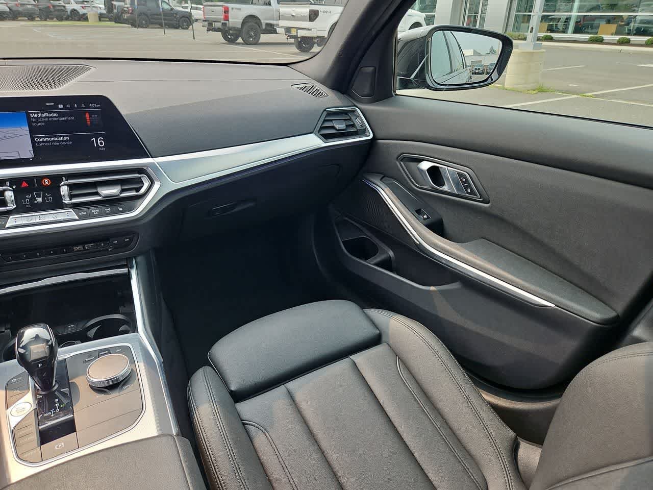 Used 2021 Black Sapphire Metallic BMW 330i xDrive image 15