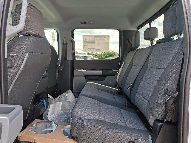 New 2026 Oxford White Ford F-250® XL image 28