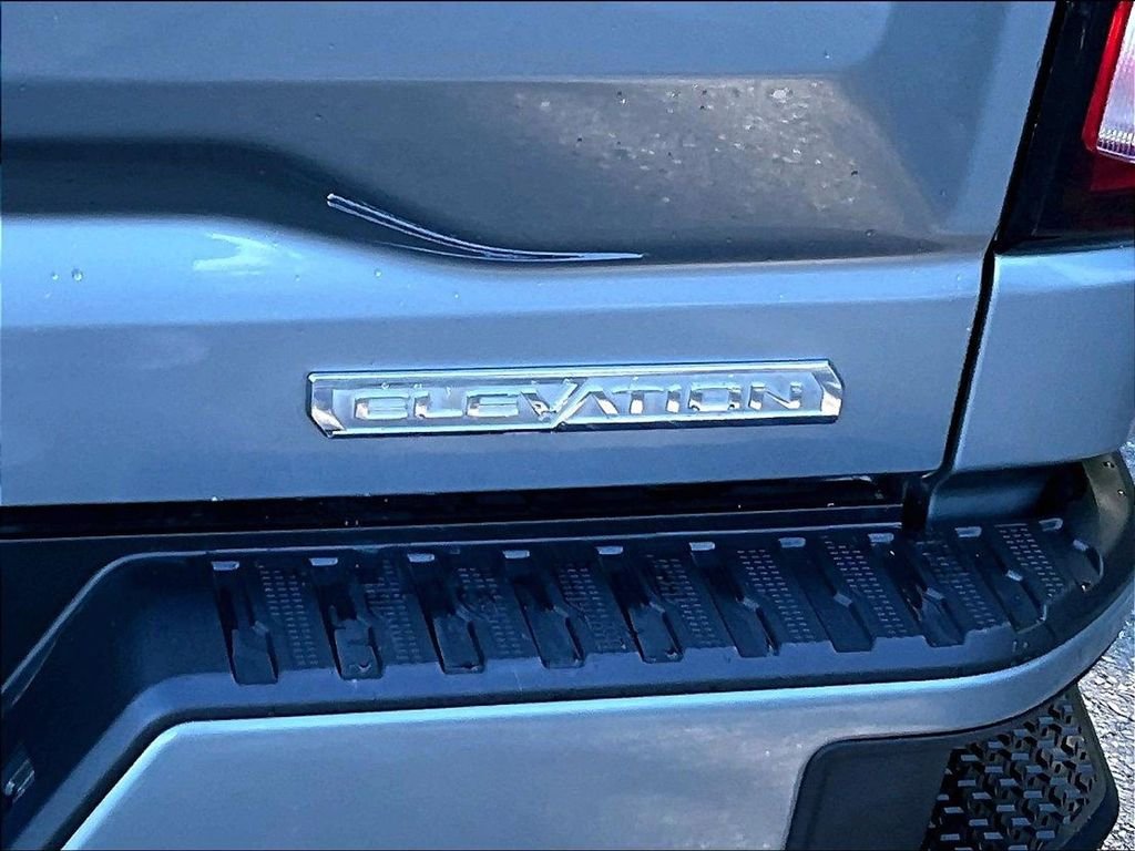 Used 2023 Silver GMC Elevation image 28