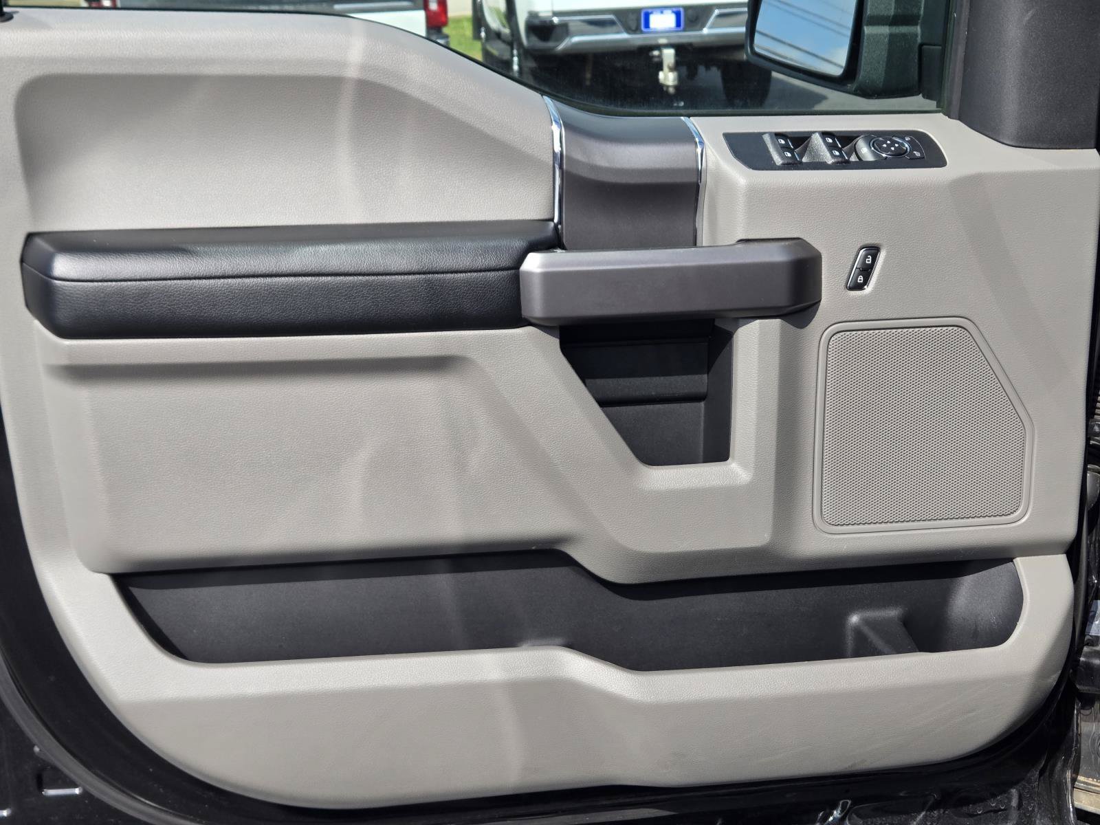 Used 2020 Black Ford XLT image 14