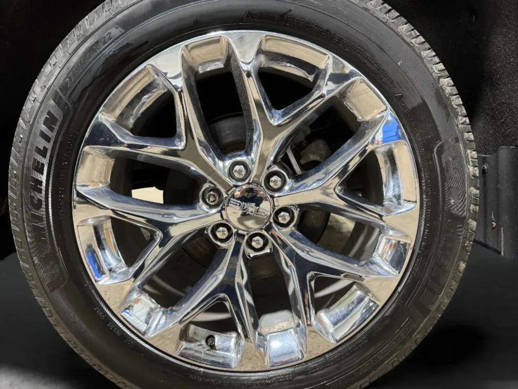 Used 2021 Green GMC Denali image 30