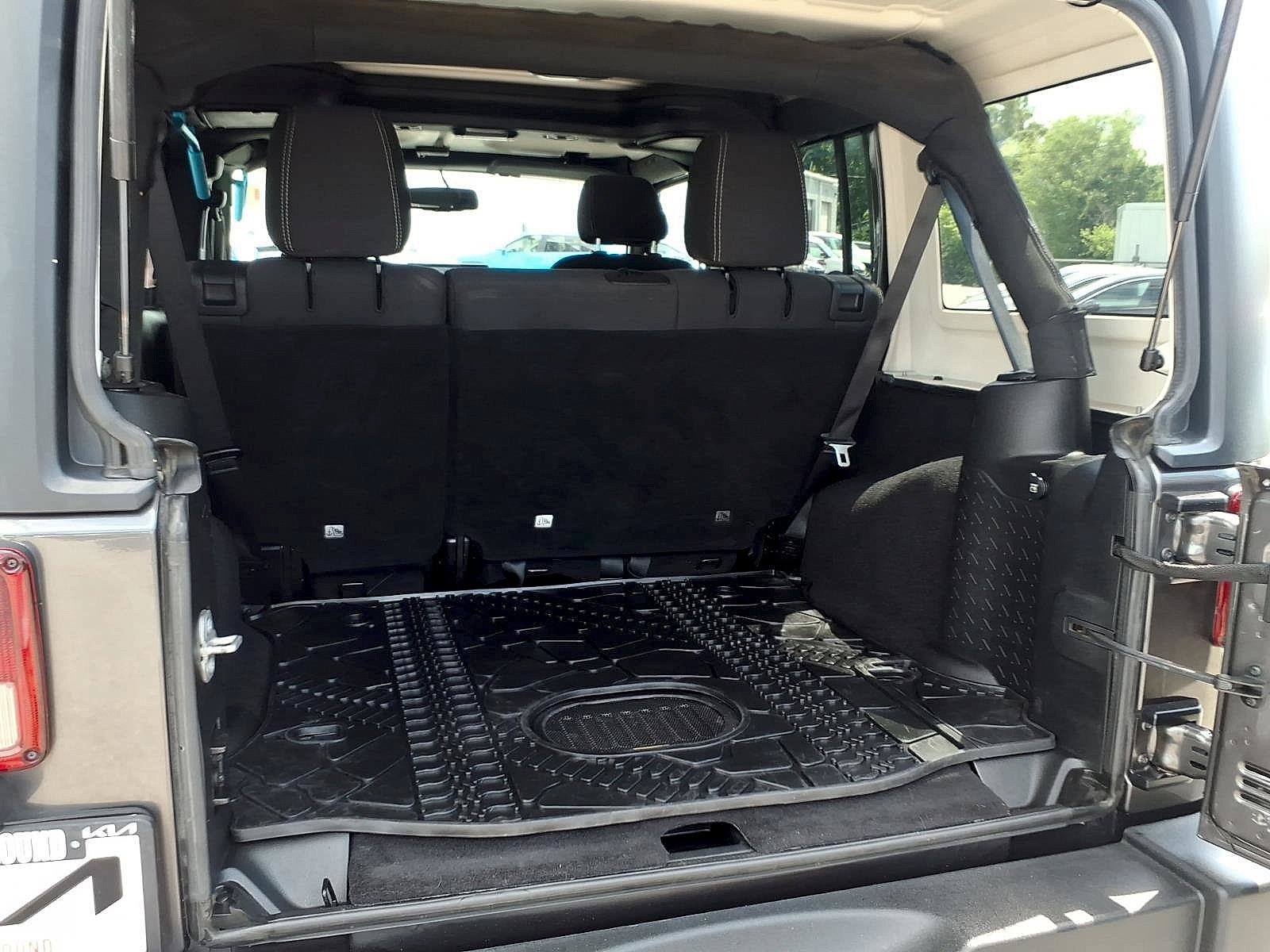Used 2017 Granite Crystal Metallic Clearcoat Jeep Rubicon image 20