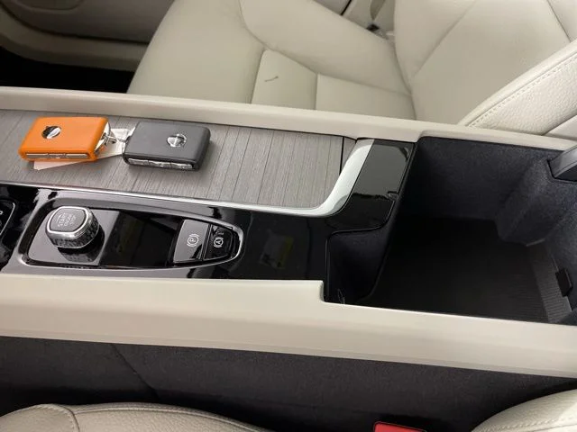 Certified Used 2025 Gray Metallic Volvo Plus image 40