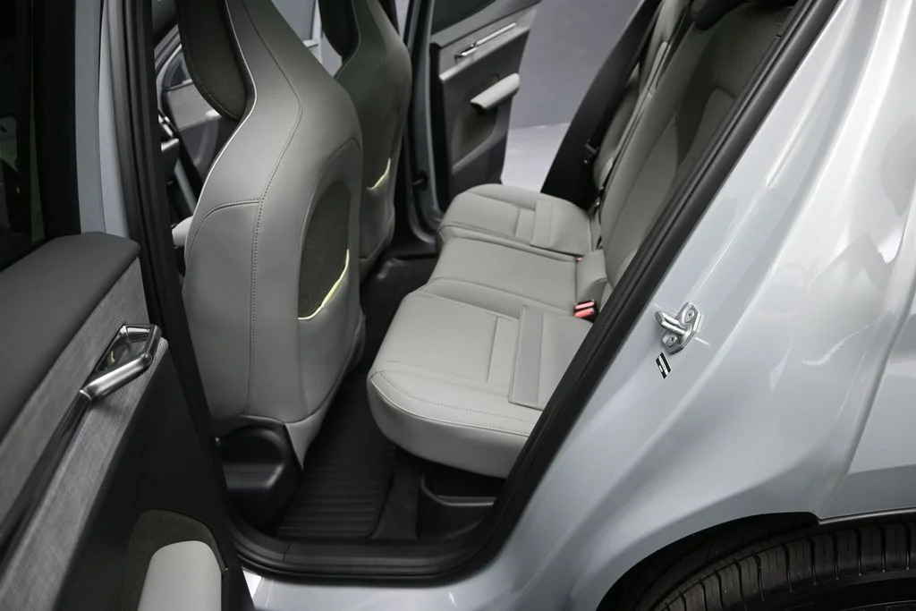 New 2026 Vapour Grey Volvo Twin Motor Performance Plus image 12