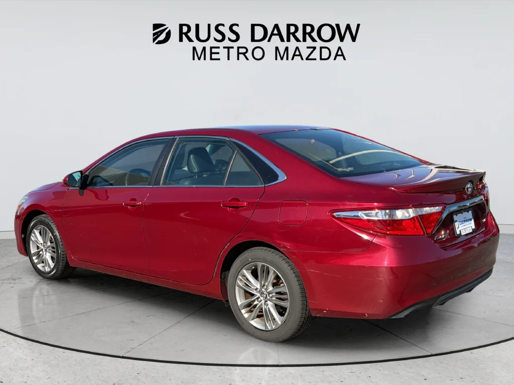 Used 2015 Red Toyota SE image 3
