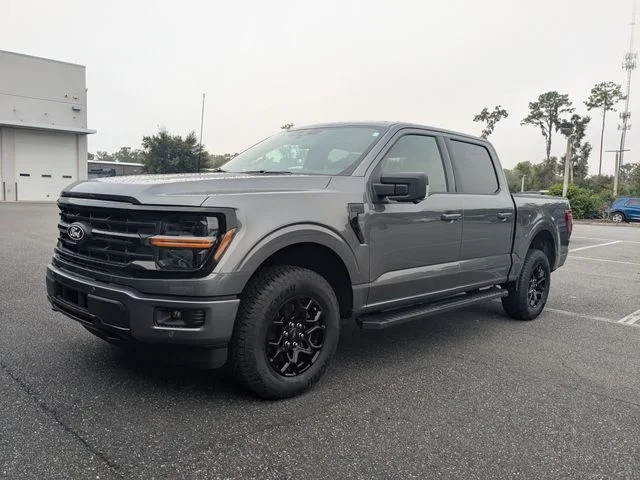 New 2026 Carbonized Gray Metallic Ford XLT image 7