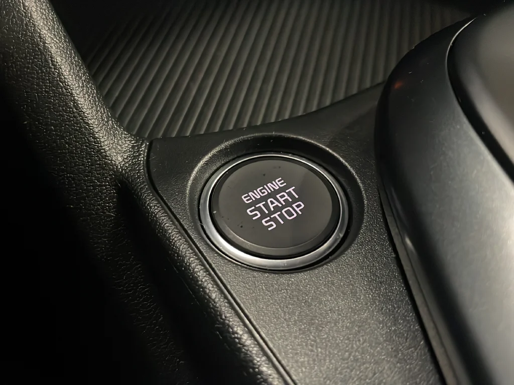 Used 2025 White Kia LXS image 14