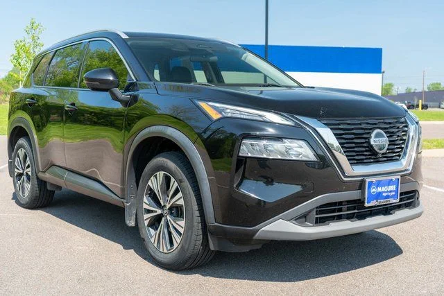 Used 2021 Black Nissan SV image 4