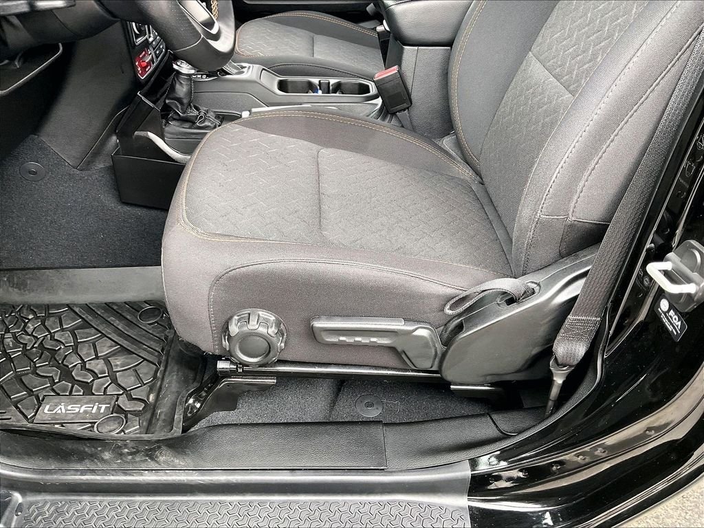 Used 2024 Black Clearcoat Jeep Mojave image 32