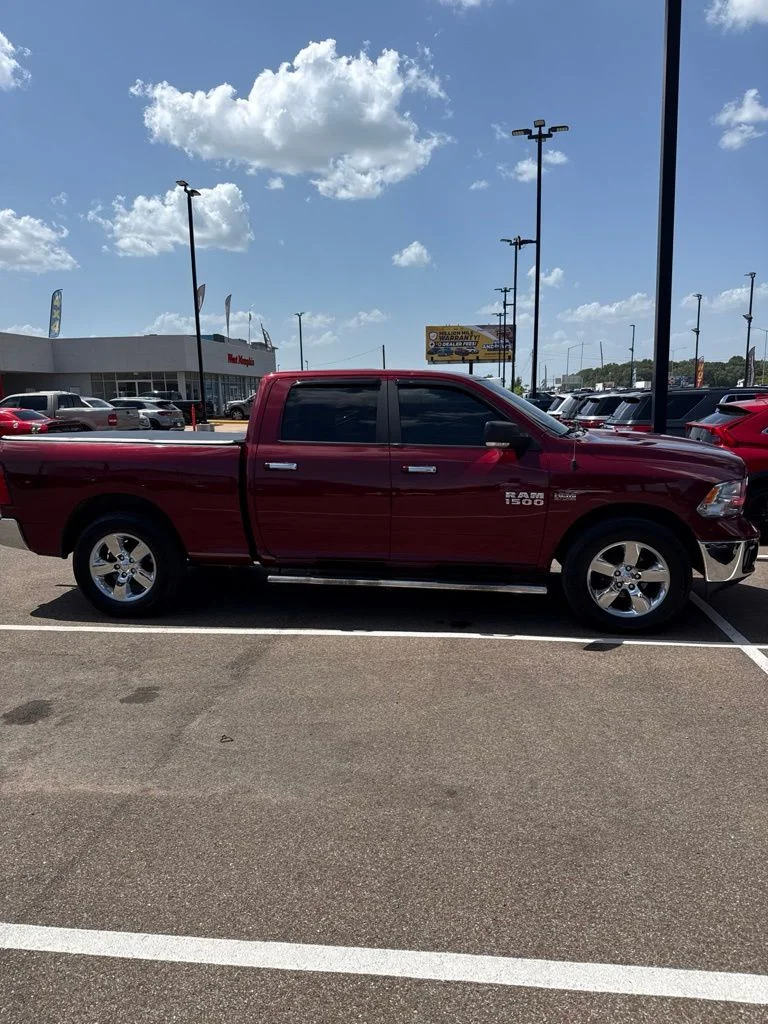 Used 2018 Delmonico Red Pearlcoat RAM Big Horn image 3