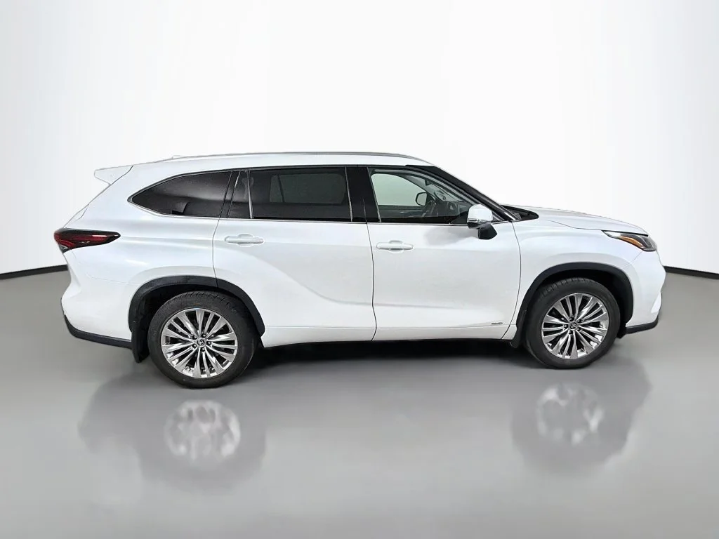 Used 2024 Beige Toyota Platinum image 5