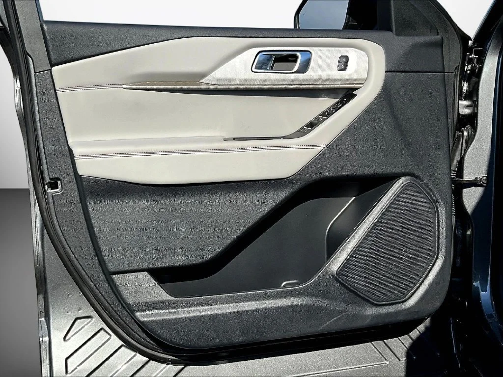New 2026 Carbonized Gray Metallic Ford Active image 28