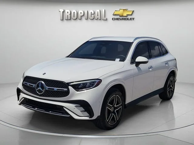 Used 2025 White Mercedes-Benz GLC 300 image 1