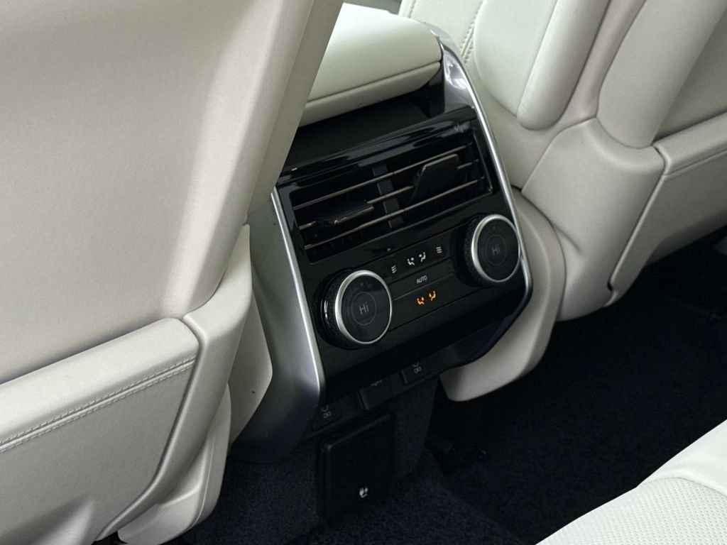 New 2026 Tourmaline Brown in Satin finish Land Rover SE image 17