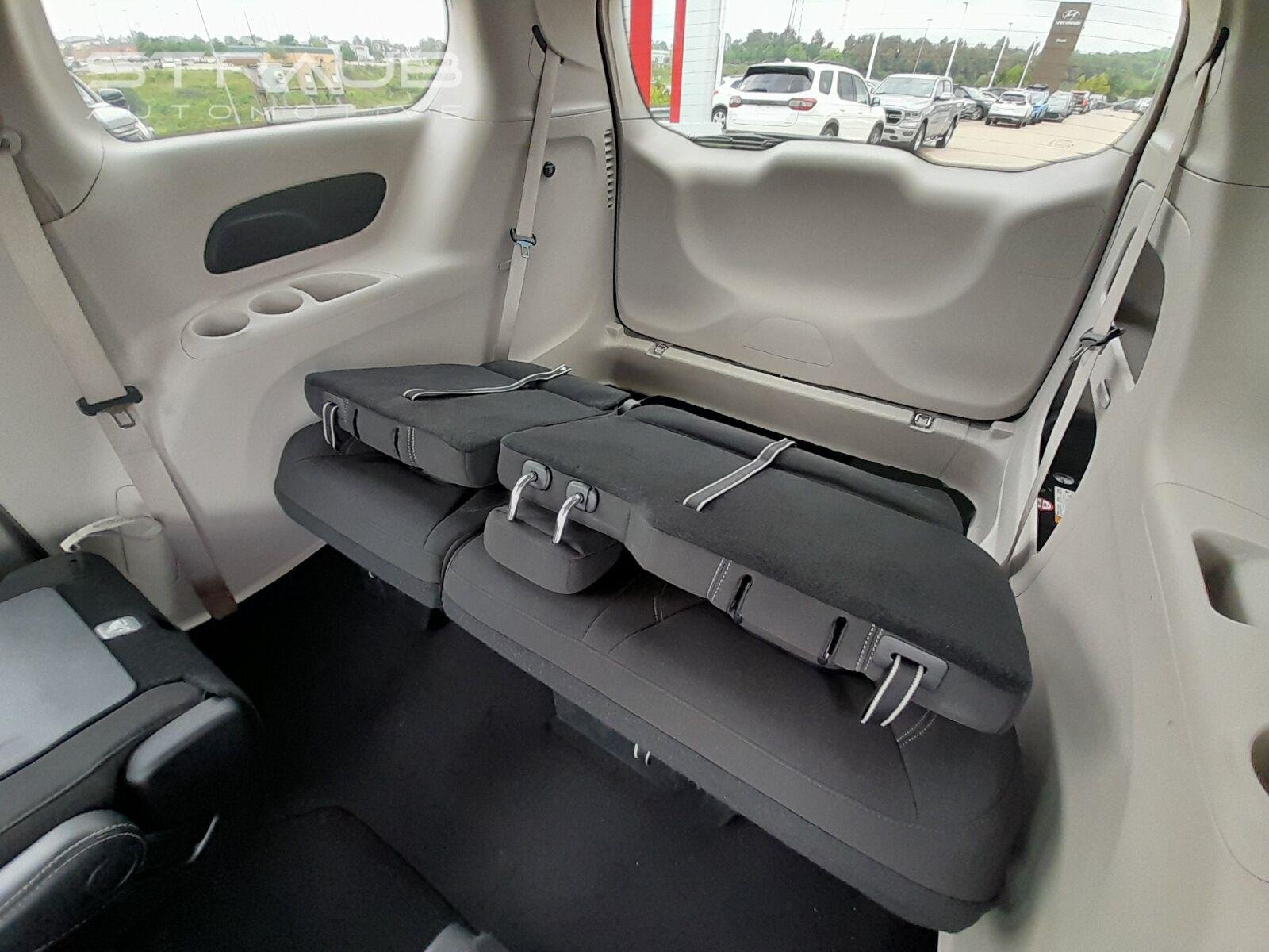 Used 2023 Bright White Clearcoat Chrysler LX image 49