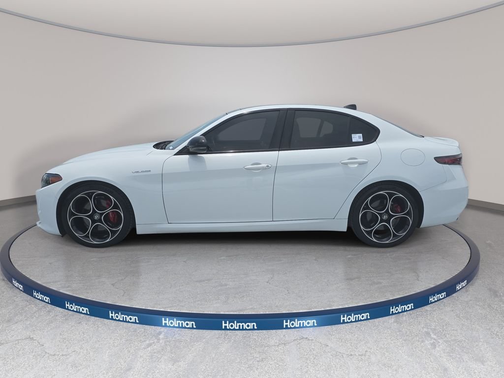 Used 2024 White Alfa Romeo Veloce image 11