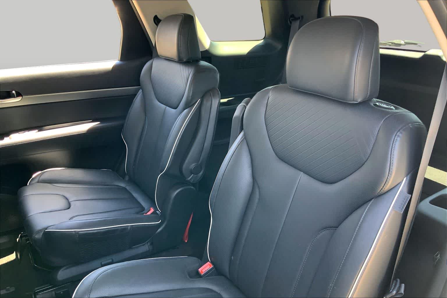 Used 2025 Hyper White Hyundai SEL image 20