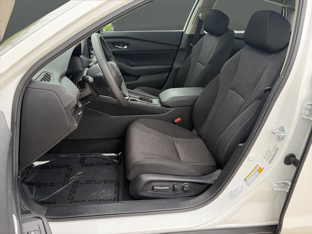 Used 2024 Platinum White Pearl Honda EX image 9