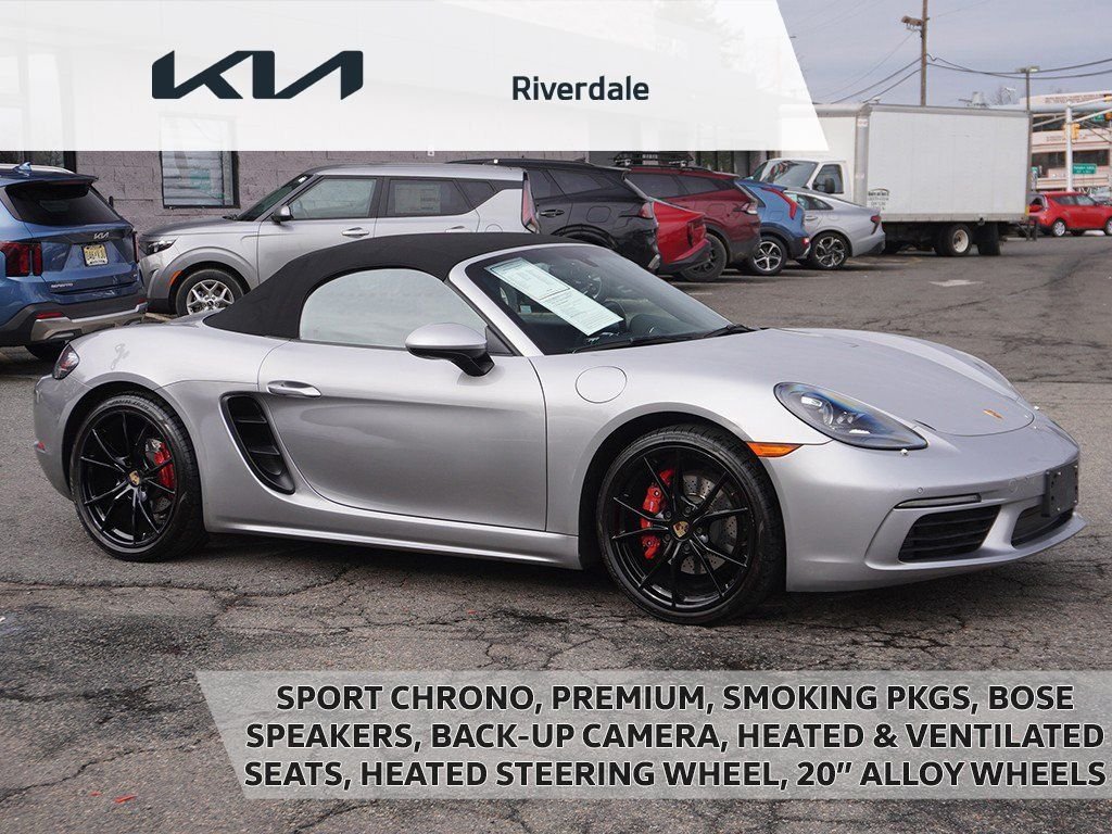 2023 Porsche 718 Boxster S's photo