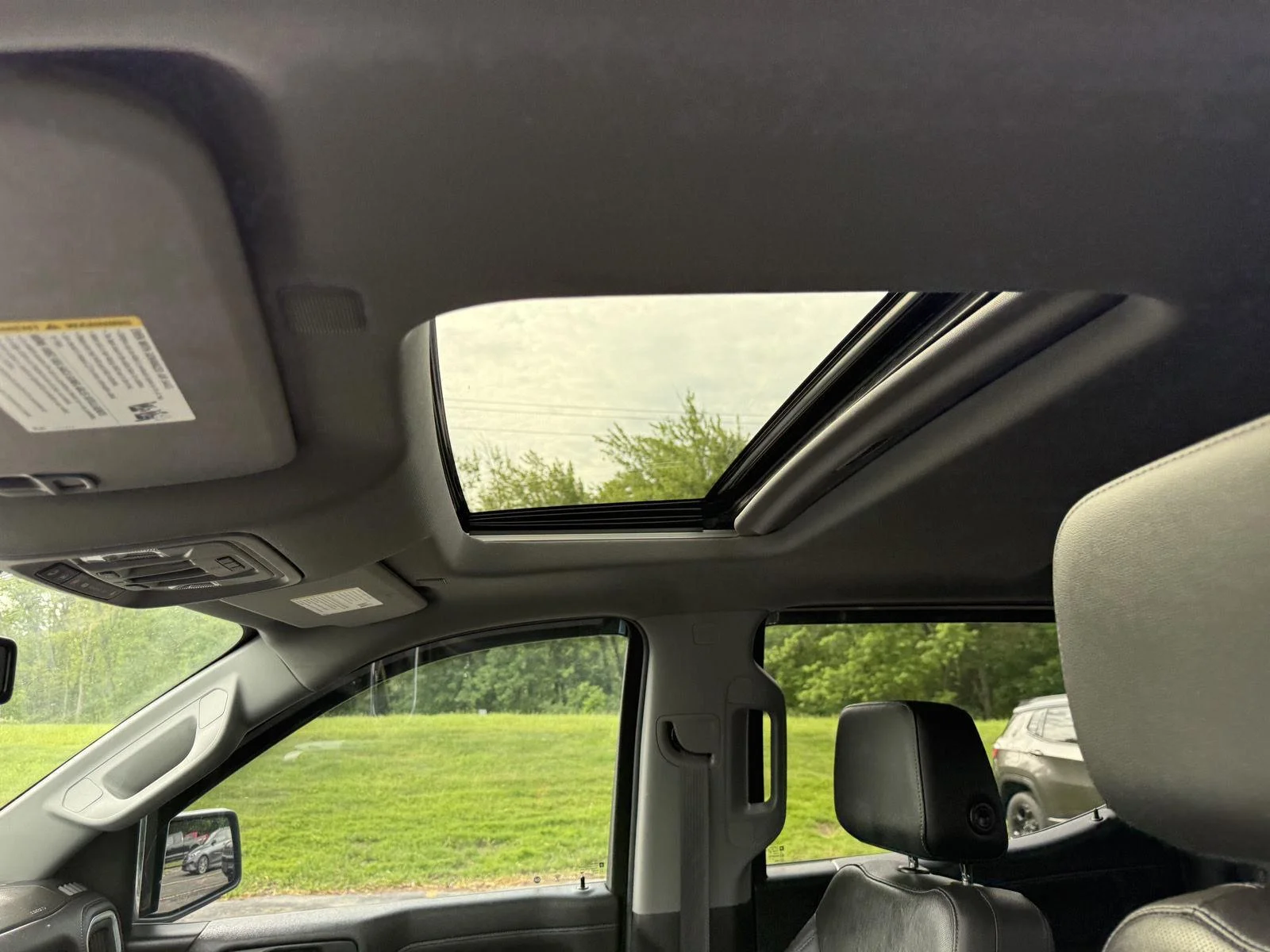 Used 2021 Onyx Black GMC SLT image 4