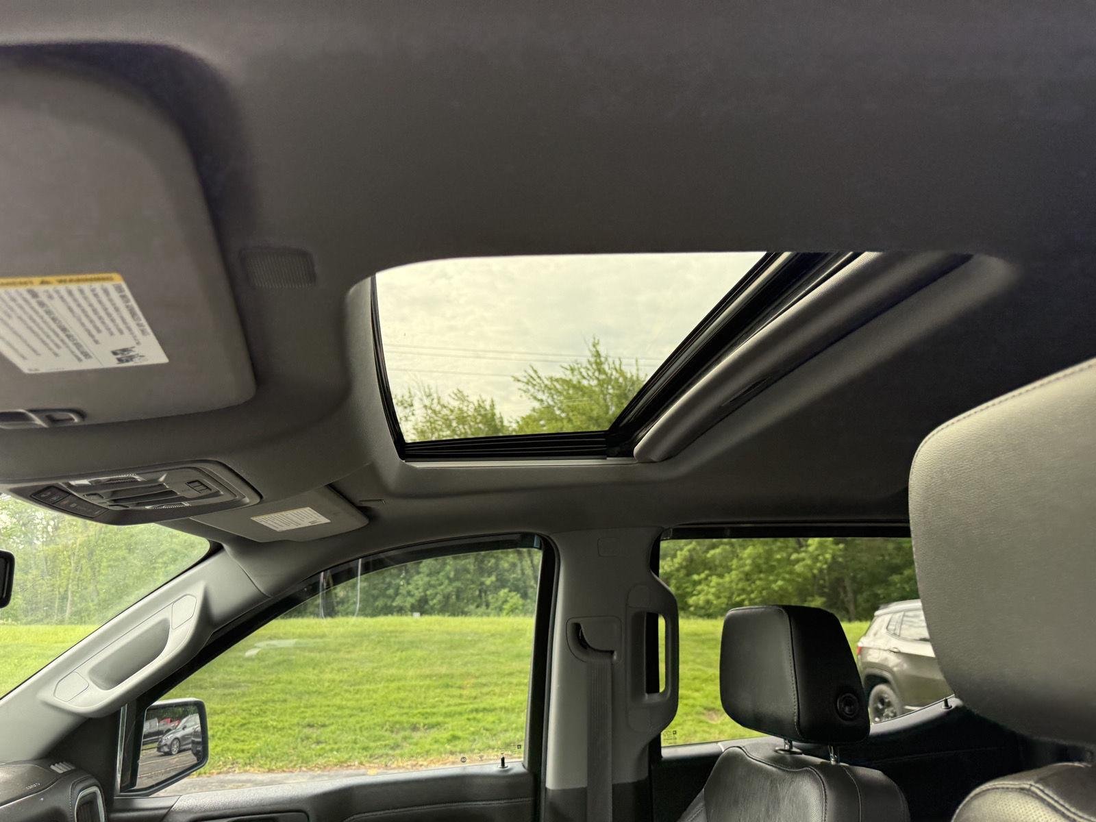 Used 2021 Onyx Black GMC SLT image 4