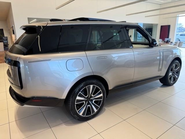 New 2026 Batumi Gold Land Rover SE image 5