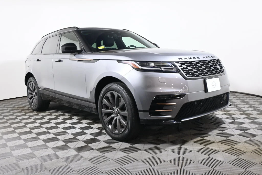 Used 2022 Gray Land Rover P250 R-Dynamic S image 9