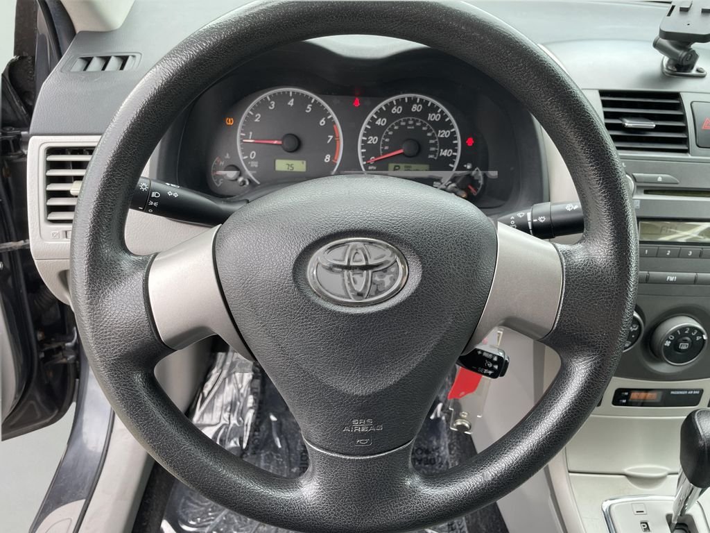 Used 2011 Gray Toyota LE image 21